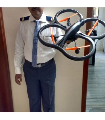 کوادکوپتر AR.Drone با قابلیت کنترل توسط آیفون